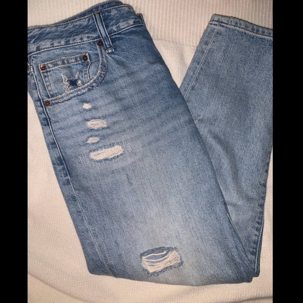Abercrombie low rise slim boyfriend jeans